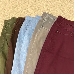 5 pairs of Time and Tru jeggings